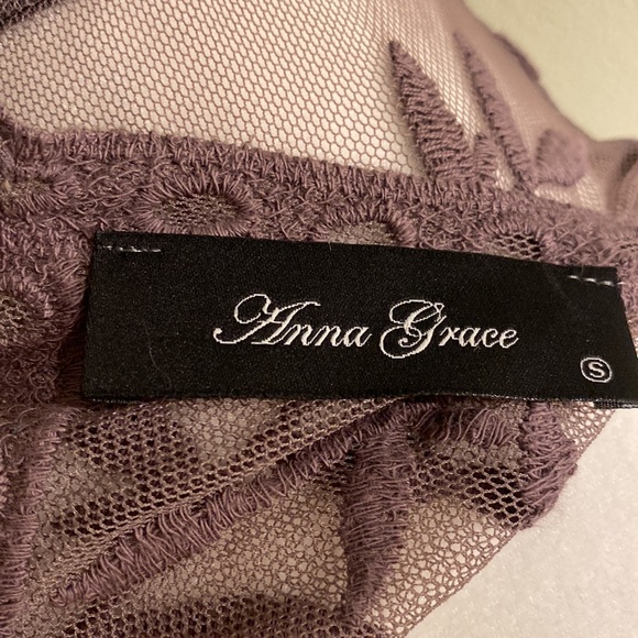 Deep V Floral Lace Romper - Picture 10 of 10